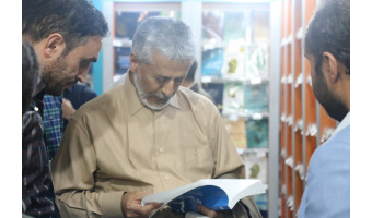 بازدید امیر دریادار سیاری از غرفه  «سمت»