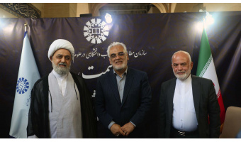 دیدار و گفتگو دکتر شهریاری و دکتر طهرانچی در غرفه دانشگاهی «سمت»
