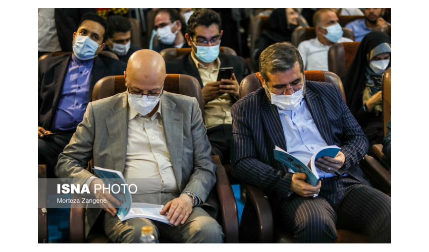 وزیر علوم از غرفه «سمت» در نمایشگاه کتاب تهران بازدید کرد