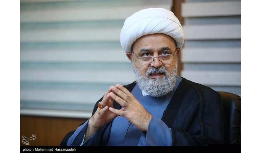 سازمان «سمت»، یکی از مراکز علمی مهم کشور در ترویج علوم انسانی از طریق تهیۀ کتاب‌های آموزشی استاندارد